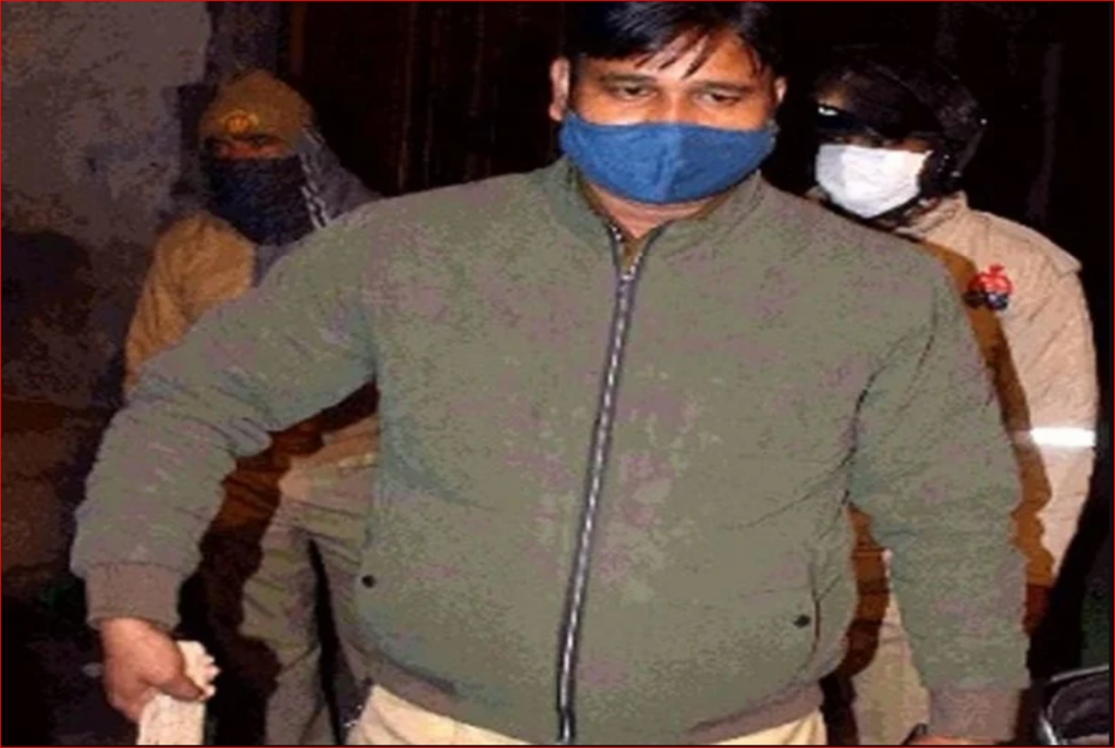 4 साल पहले फेसबुक पर हुआ प्यार, पति के गैरमौजूदगी में प्रेमी से बनाती थी संबंध, अचानक पहुंचा पति