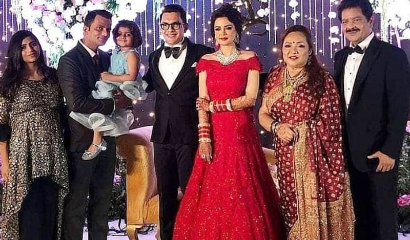 ड्रग्स केस में फंसने के बाद आदित्य नारायण की वेडिंग रिसेप्शन में जमकर नाचे भारती और हर्ष
