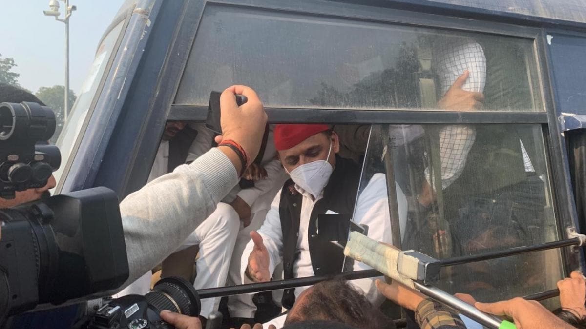 अखिलेश यादव