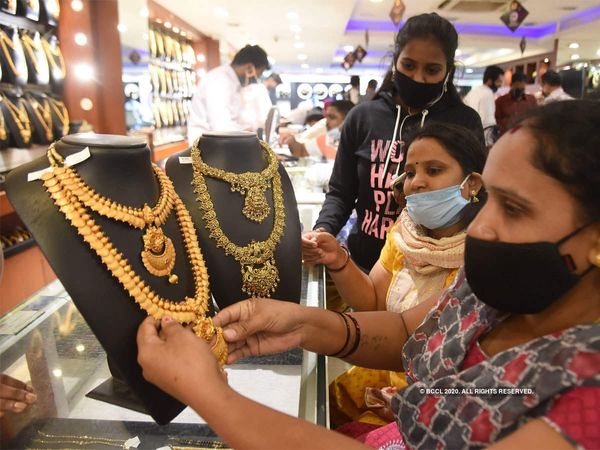 Gold Price Today: सोने ने तोड़े रिकॉर्ड, अब 1 तोला खरीदने के लिए देने होंगे इतने रूपये