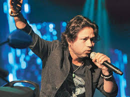 कैलाश खेर ने संगीत के लिए छोड़ा था घर, आत्महत्या की कोशिश, फिर ऐसे पलट गयी जिंदगी