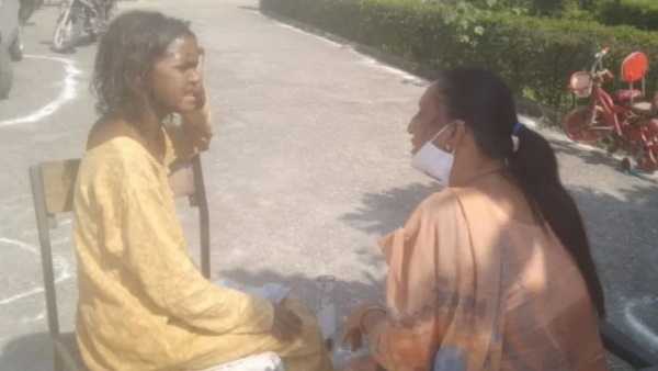 विधानसभा चुनाव लड़ चुकी फर्राटेदार अंग्रेजी बोलने वाली ये महिला सड़क पर मांगती है भीख, ये कहानी पढ़ आंखे भर आयेंगी