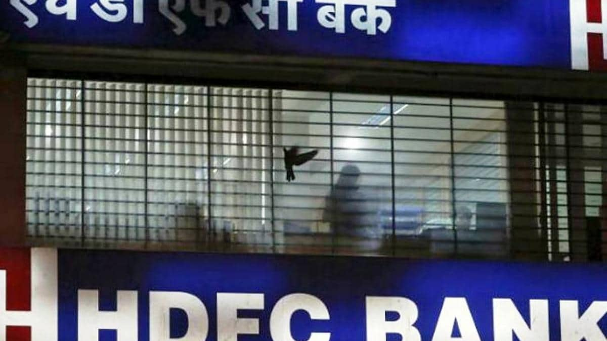 Hdfc बैंक पर चला Rbi का दंडा, दिया सख्त आदेश, नए क्रेडिट कार्ड जारी करने पर लगाई रोक