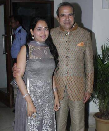 इन हस्तियों को अपने शिष्या से ही हो गया मोहब्बत, समाज और परिवार के खिलाफ जाकर रचाई शादी