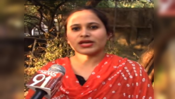 गायों के तबेले में गोबर उठाने वाली युवती चुनौतियों के बीच बनी जज़, पीपो को टेबल बना करती थी पढ़ाई