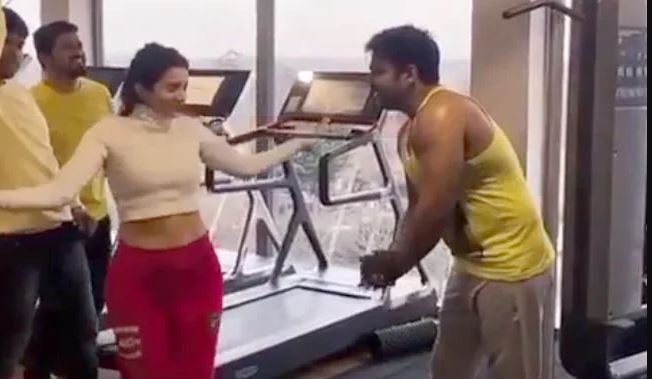 5 घंटे लगातार जिम में मेहनत करने के बाद पवन सिंह ने लिपस्टिक गाने पर लगाये ठुमके