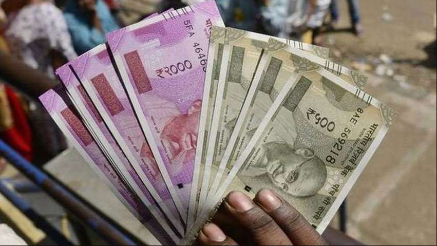 महीने में बचाये 900 रुपए और ऐसे बने करोड़पति