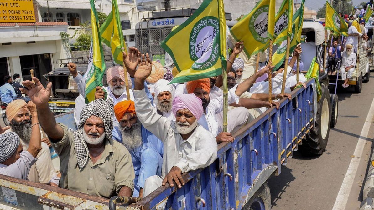 बैठक के दौरान किसानों ने ठुकरा दिया सरकार का खाना, बोले- हम अपना खाना साथ लाए हैं