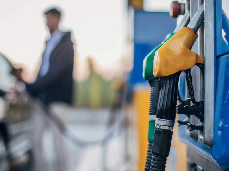 Petrol Diesel Price Today: तेल कंपनियों ने जारी किए आज के दाम, जानें क्या है दिल्ली मुंबई का हाल