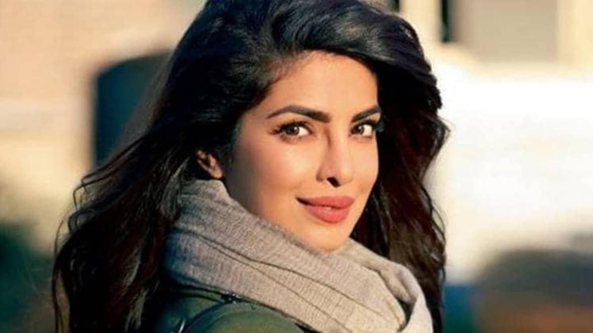 प्रियंका चोपड़ा अतरंगी लुक पर हुई ट्रोल, फैन्स ने कहा- भूतनी, देखे तस्वीरें