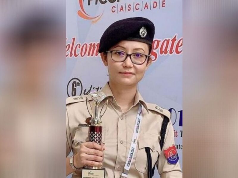 ड्रग्‍स केस में आरोपी बीजेपी नेता को मिली क्लिन चिट, महिला पुलिस अफसर ने लौटाया वीरता मेडल
