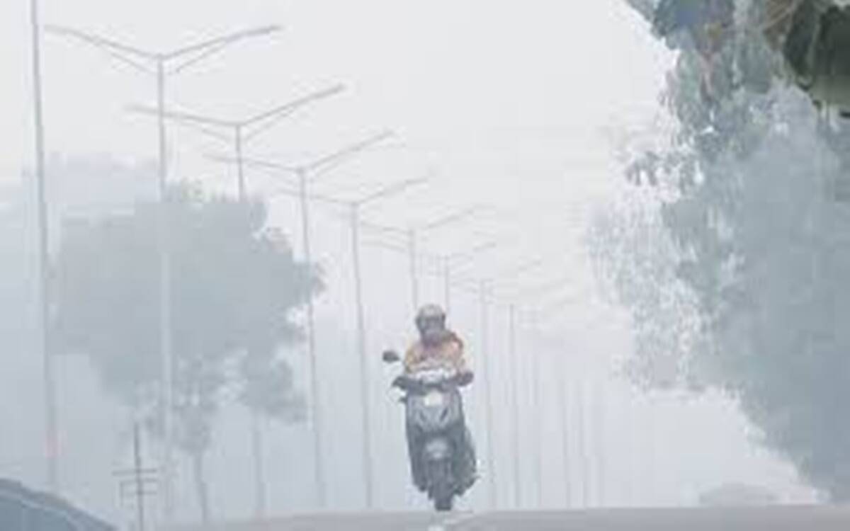 Today Weather Update: यूपी-बिहार के इन जिलों में झमाझम बारिश का अलर्ट, दिल्ली में ऐसा होगा मौसम