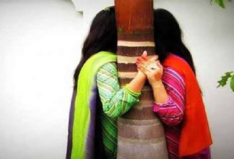 किराए के घर में पति पत्नी बन रह रही थी युवतियां, इस तरह फूटा भांडा