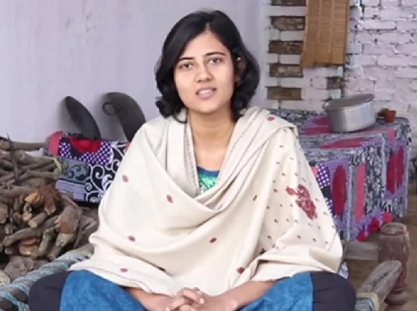 माँ ने दुसरो के घर काम कर पढ़ाया, बेटी ने देश सेवा के लिए छोड़ दिया न्यूयॉर्क की लाखों की नौकरी