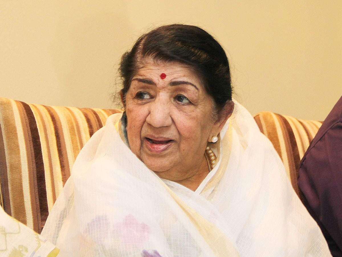 अमिताभ बच्चन से लेकर प्रियंका चोपड़ा तक इन सितारों ने कराया है अपने बॉडी पार्ट्स का इंश्योरेंस