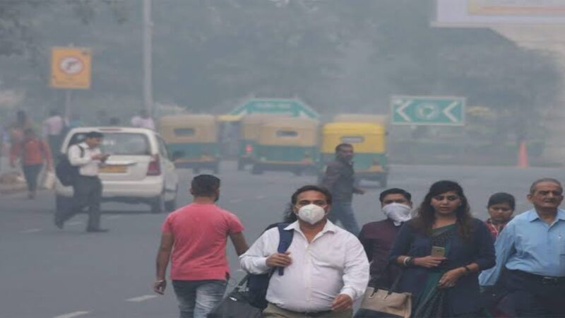 उत्तर भारत में बिगड़ा मौसम का मिजाज, 2 दिन में और गिरेगा पारा