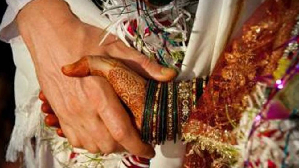 मुरादाबाद: एक पति को लेकर दो पत्नियों के बीच में हुआ ऐसा बंटवारा, पहली पत्नी चलाएगी घर का खर्चा