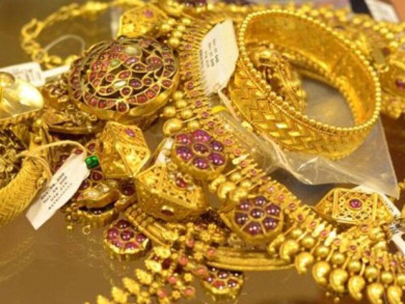 Gold Price: और सस्ता हुआ सोना, जानिए क्या है 1 तोला गोल्ड की नई कीमत