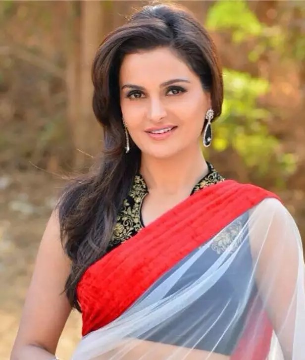 बॉलीवुड की ये पांच अभिनेत्री इन अपराध की वजह से जेल की हवा खा चुकी हैं, जाने कौन है ये पाँच अभिनेत्रियां 6 बॉलीवुड की ये पांच अभिनेत्री इन अपराध की वजह से जेल की हवा खा चुकी हैं, जाने कौन है ये पाँच अभिनेत्रियां