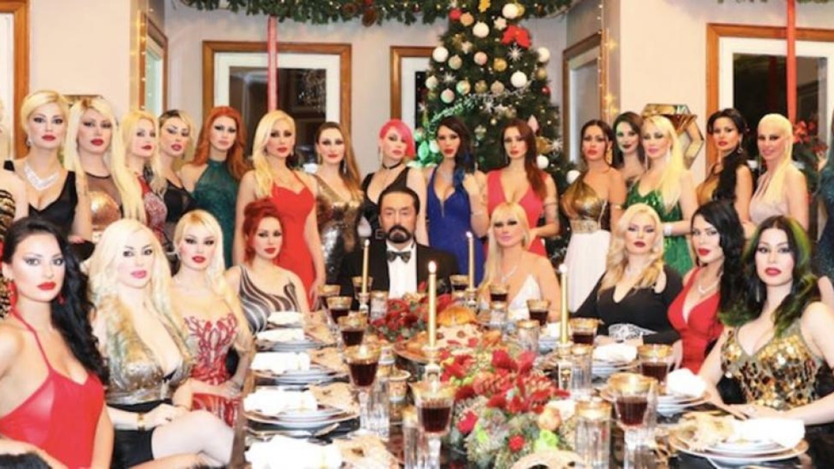 तुर्की के मुस्लिम धार्मिक नेता को मिली 1075 साल की सजा, 1000 'गर्लफ्रेंड' के साथ करता था मजे