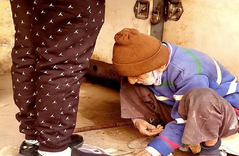 वजन नाप कर अपने घर का गुजारा करते है सहारनपुर के ये खुद्दार व्यक्ति