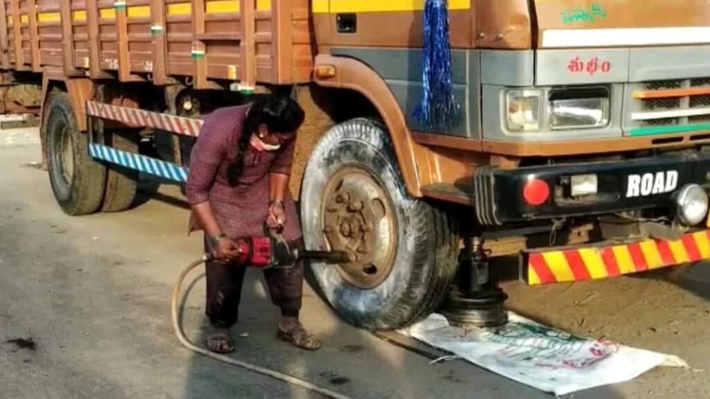 आदिलक्ष्मी
