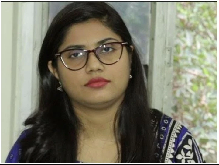 झारखंड के छोटे से गांव में रहने वाली रैना जमील कठिन परिश्रम कर बनी Ias
