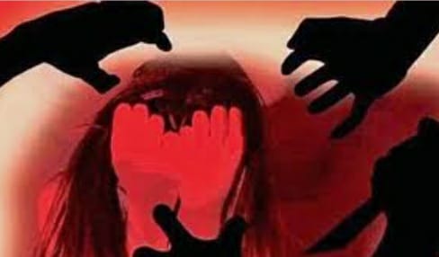 बदायूं गैंगरेपः एक बार फिर दरिंदों ने की निर्भया जैसी हैवानिय, गैंगरेप के बाद प्राइवेट पार्ट में डाली रॉड, पैर, फेफड़े और पसली भी मिले डैमेज