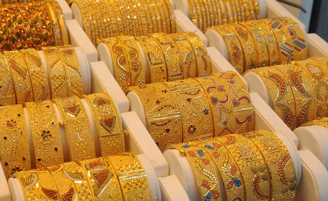 Gold Price Today: सोना-चांदी की कीमतों में आया उछाल, आज इस भाव में मिलेगा गोल्ड
