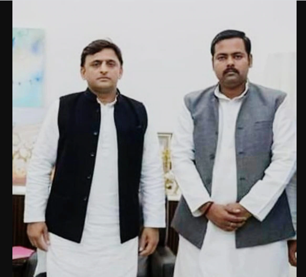 अखिलेश यादव के बाद अब उनके विधायक का विवादित बयान, कहा- वैक्सीन नपुंसक बनाने वाली?