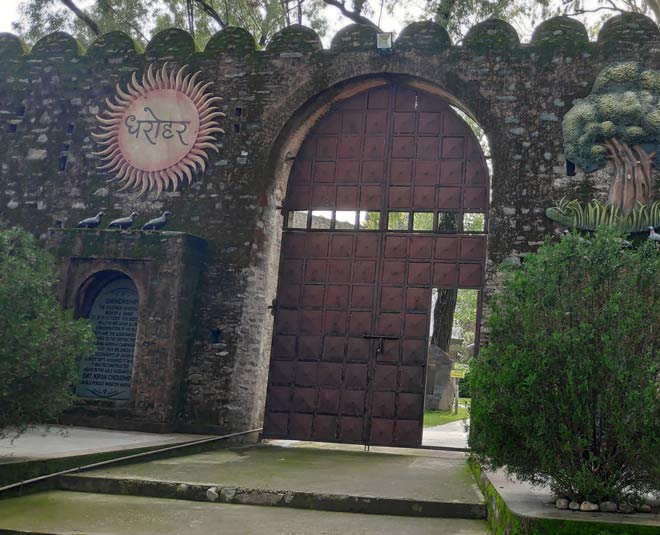 दिल्ली के आसपास बना रहे हैं घूमने का प्लान, तो इन जगहों पर जाना मत भूलें