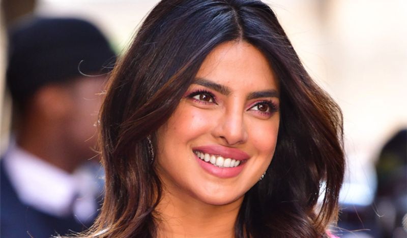 अमिताभ बच्चन से लेकर प्रियंका चोपड़ा तक इन सितारों ने कराया है अपने बॉडी पार्ट्स का इंश्योरेंस