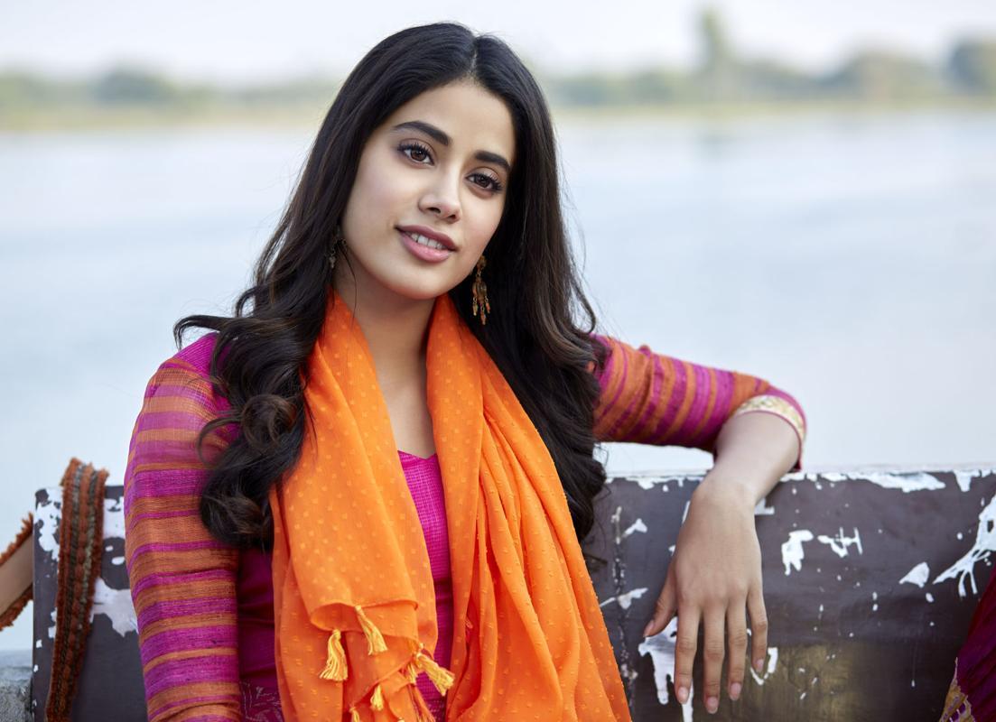 नौकरों को घर के सदस्य का दर्जा देते हैं ये बॉलीवुड सितारे, एक उठाता है पूरा खर्च