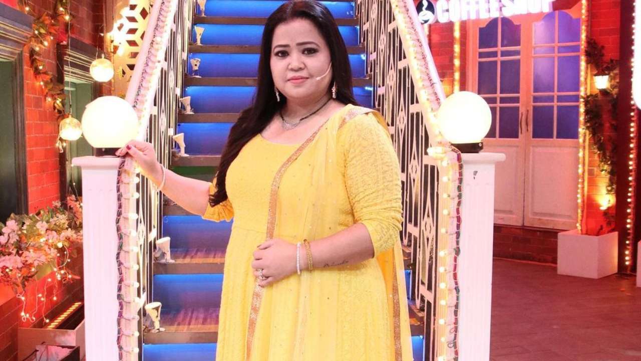 मुंबई एयरपोर्ट पर कॉमेडियन कपिल शर्मा का फोटोग्राफर्स के साथ बुरा व्यवहार, वीडियो वायरल