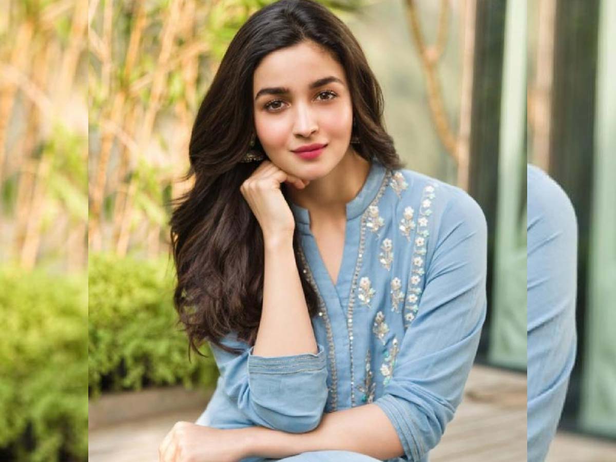 नौकरों को घर के सदस्य का दर्जा देते हैं ये बॉलीवुड सितारे, एक उठाता है पूरा खर्च