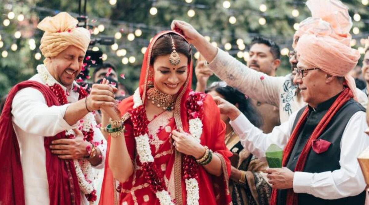 एक दूजे के हुए दीया मिर्जा और वैभव रेखी, देखें शादी की तस्वीरें