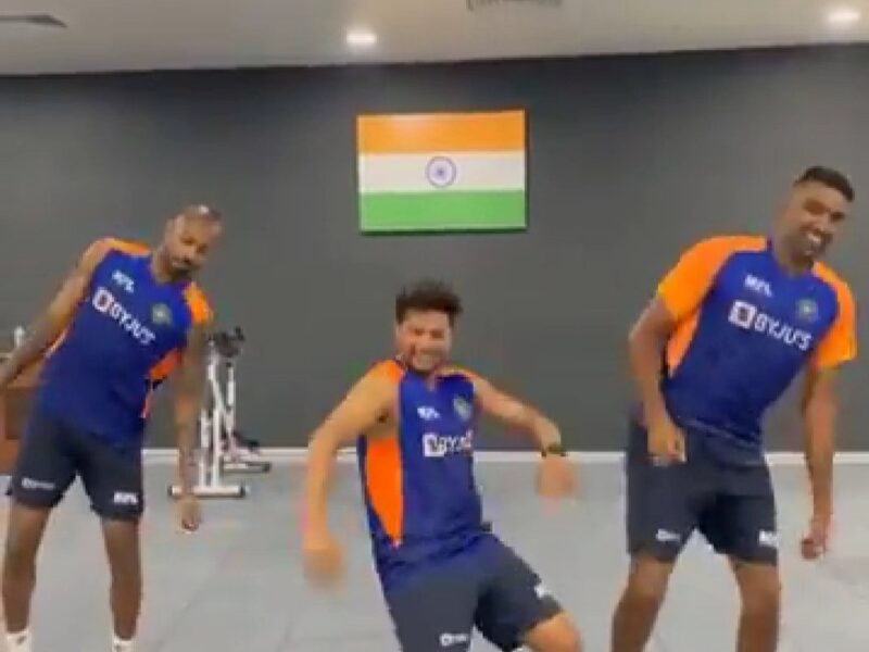 Ind Vs Eng: अश्विन, कुलदीप और हार्दिक का मोटेरा में डांस, वीडियो वायरल