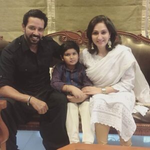 पहली पत्नी को धोखा देकर राज बब्बर की बेटी संग क्राइम पैट्रोल वाले अनूप सोनी ने की है दूसरी शादी, रंगेहाथ पकड़े जाने पर की है शादी