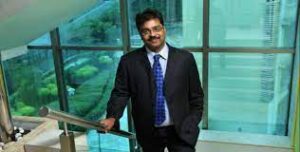 15 रूपये महीने की नौकरी करने वाला शख्स कैसे बना 1600 करोड़ की कंपनी का मालिक, जानिए दिलचस्प किस्सा