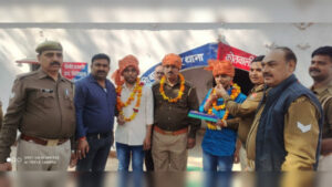 Motivational: Up पुलिस कांस्टेबल के जुड़वा बेटे एक साथ बने अफसर, छोटा भाई बना Sdm, बड़ा तहसीलदार