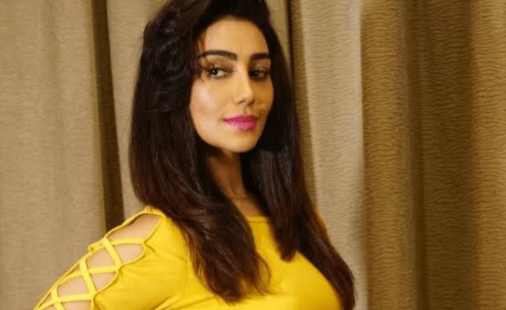 Khatron Ke Khiladi: रोहित शेट्टी, दिव्यांका त्रिपाठी और श्वेता तिवारी समेत अन्य कंटेस्टेंट्स को इतनी भारी भरकम फीस दे रहें हैं मेकर्स! 14 Khatron Ke Khiladi: रोहित शेट्टी, दिव्यांका त्रिपाठी और श्वेता तिवारी समेत अन्य कंटेस्टेंट्स को इतनी भारी भरकम फीस दे रहें हैं मेकर्स!