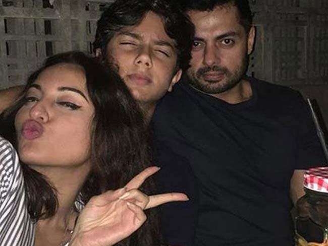सलमान खान के रिश्तेदार से रहा है दबंग गर्ल सोनाक्षी सिंहा का अफेयर, इन अभिनेताओं के साथ जुड़ चूका है नाम