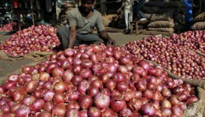 Onion Price: आटा और प्याज की कीमत में आई अब तक की सबसे बड़ी गिरावट, जानिए क्या है नई कीमत