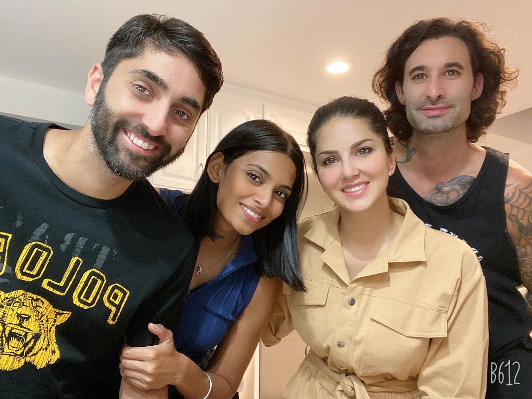 सनी लियोनी की भाभी के हुस्न का जलवा भी नहीं है कम, Photos से नहीं हटा पाएंगे नजरें, आँखों से करती हैं वार
