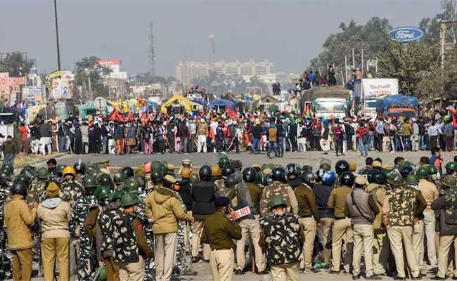 हरकत में आए अखिलेश यादव, पार्टी के 11 जिला अध्यक्षों को किया पद से निलंबित, जानिए क्या थी वजह