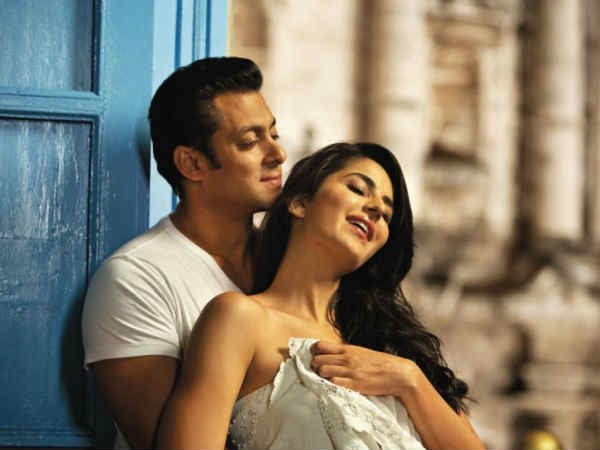 इन 8 अभिनेत्रियों ने सलमान खान के साथ किया डेब्यू , लेकिन सिर्फ 2 ही हुई फेमस बाकी का खत्म हो गया करियर