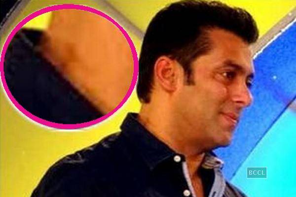 मीडिया से छुप नहीं पाए इन बॉलीवुड सेलिब्रिटीज़ के लव बाइट्स, भरी महफ़िल में उठानी पड़ी शर्मिंदगी