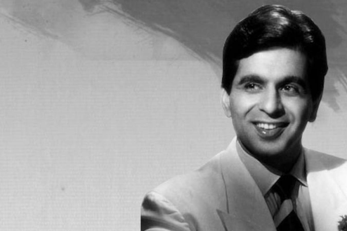 जानिए क्यों दिलीप कुमार को कहा जाता था ट्रेजडी किंग, क्यों पाकिस्तान छोड़ भारत को बनाया अपनी मातृभूमि