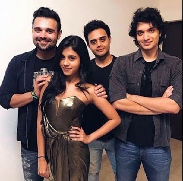 मिथुन चक्रवर्ती की बेटी खूबसूरती में एक्ट्रेस को भी देती है मात, बॉलीवुड से कर सकती है नामी अभिनेत्रियों की छुट्टी