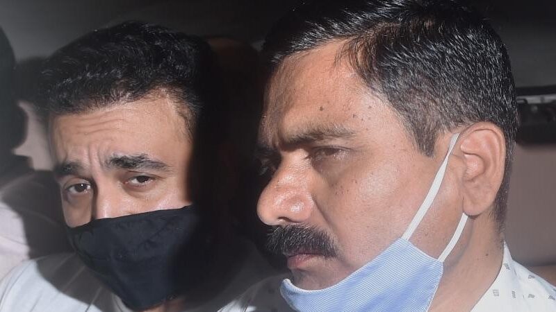 राज कुंद्रा और शिल्पा शेट्टी की बढ़ सकती हैं मुश्किल, उन्ही की कंपनी में काम करने वाले 4 लोग गवाह बनकर आए सामने